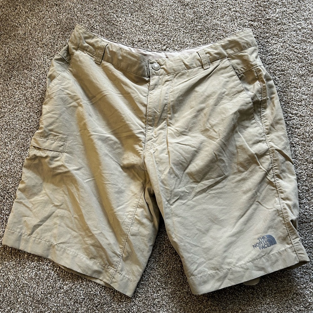 Mens The North Face tan shorts, size 34